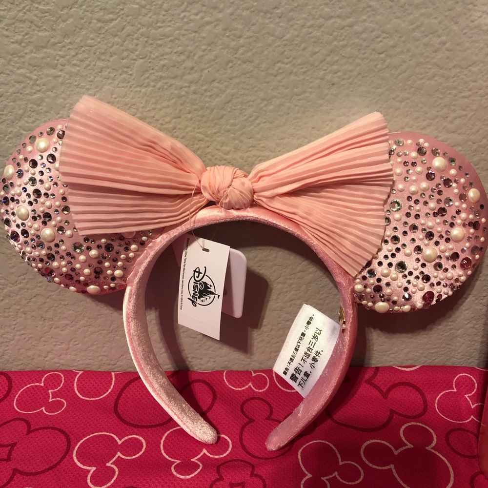 BNWT Minnie Mouse ears by Baublebar 2021
